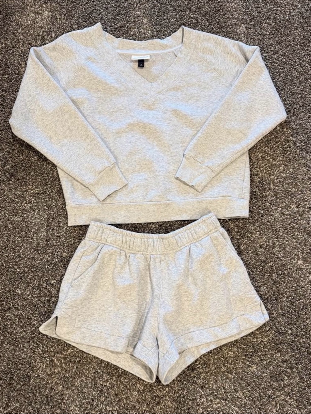 Universal Thread Women’s Gray Sweatshirt & Shorts Set Size Medium